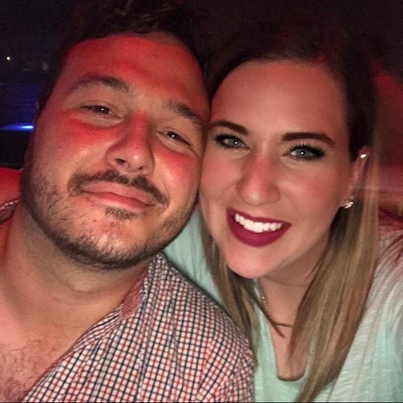 Meet your posher! 💖 - Picture 4 of 4